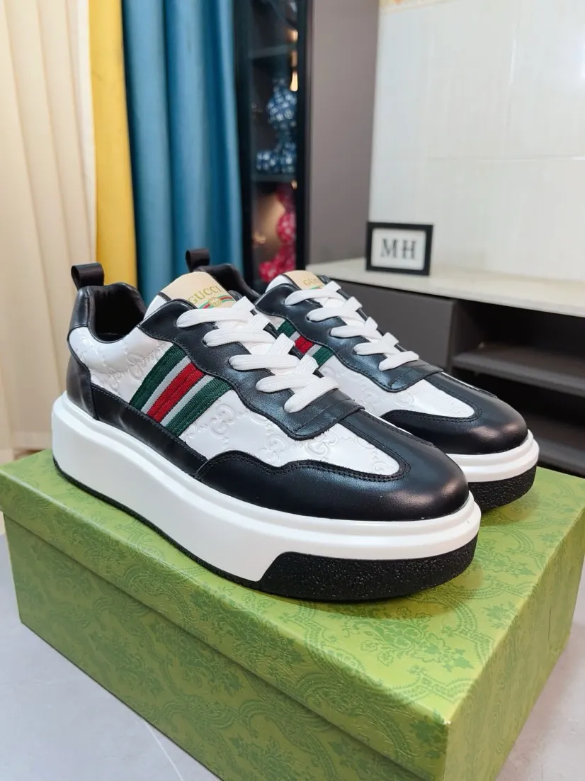 Men's shoes 💰458🌹🌹[GUCCI] Gucci's new lace-up casual men's shoes are on the market first, and the materials and workmanship are superior to all versions on the market. The highest quality shipped first-layer cowhide with imported original perforated materials➕Genuine leather lining, privately molded soft outsole, high foot comfort, imported special materials highlight the brand's unique charm, high-end customization 38-44